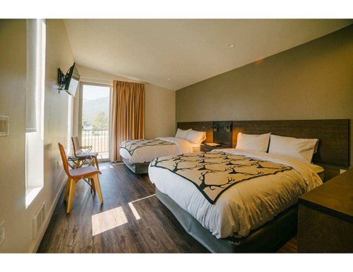 Terra Nova Cabins ウェスト・イエローストーン エクステリア 写真