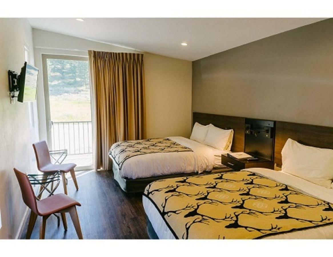 Terra Nova Cabins ウェスト・イエローストーン エクステリア 写真