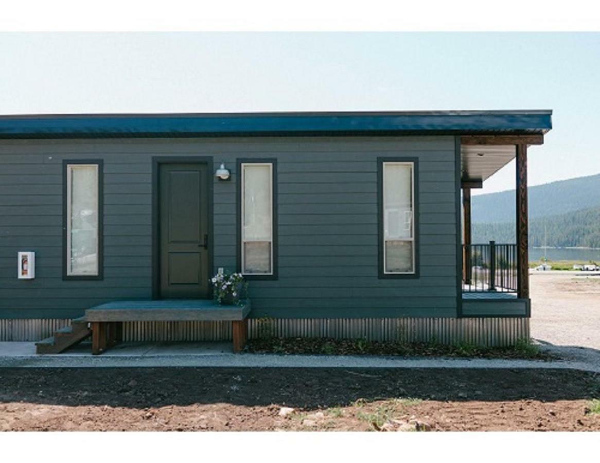 Terra Nova Cabins ウェスト・イエローストーン エクステリア 写真