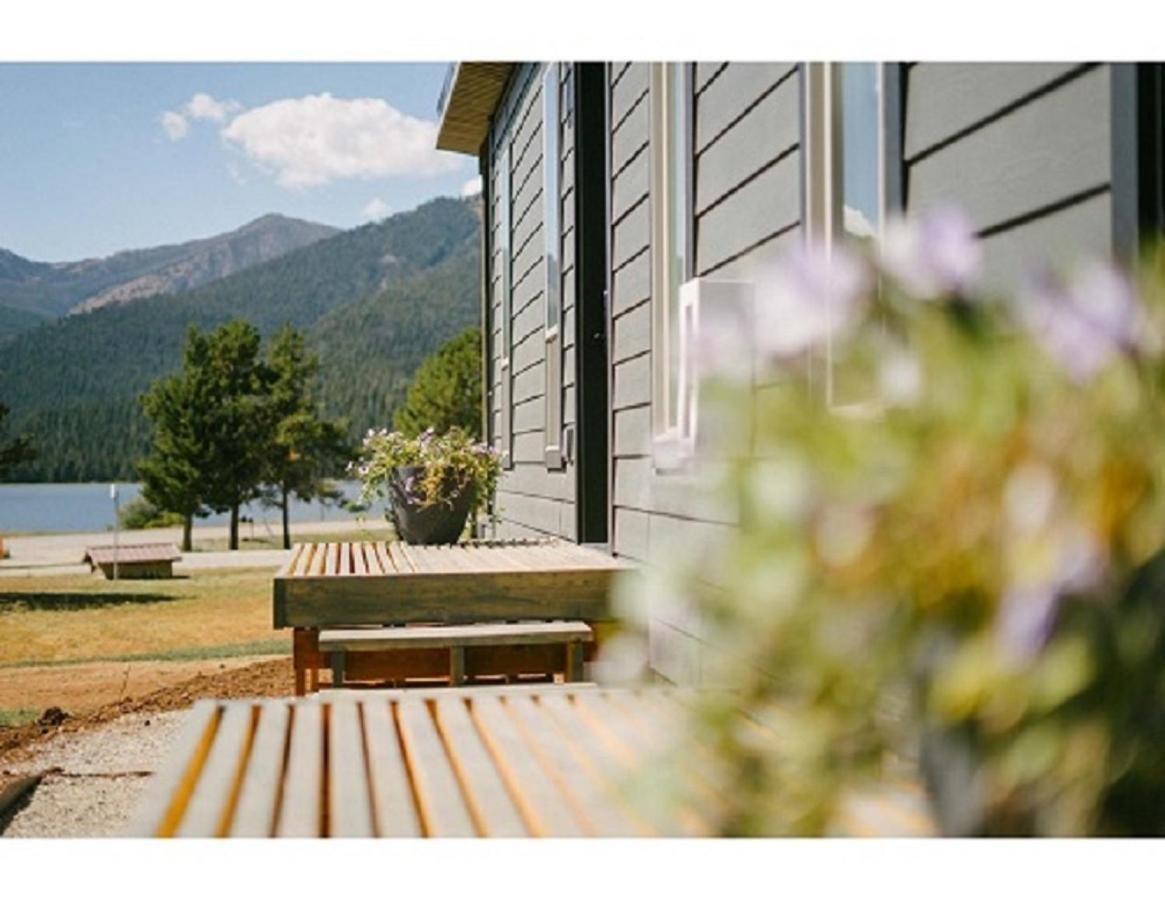 Terra Nova Cabins ウェスト・イエローストーン エクステリア 写真